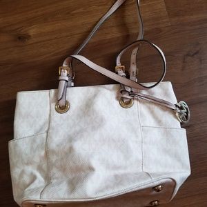 Baby pink Michael kors jet set tote